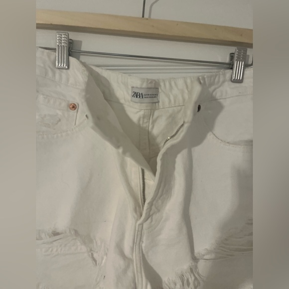 Zara White Jean Shorts - Picture 3 of 3